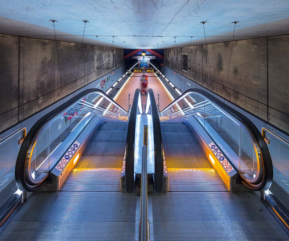 Fotografie von Maurice Cox, aus: Linienführung, die Kölner U-Bahnstationen